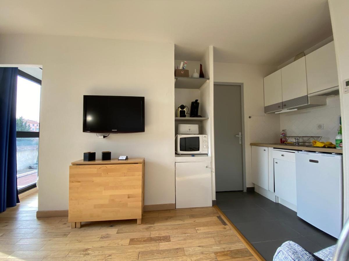 Ma Place Au Sud Aix Parking Aix-en-Provence Dış mekan fotoğraf